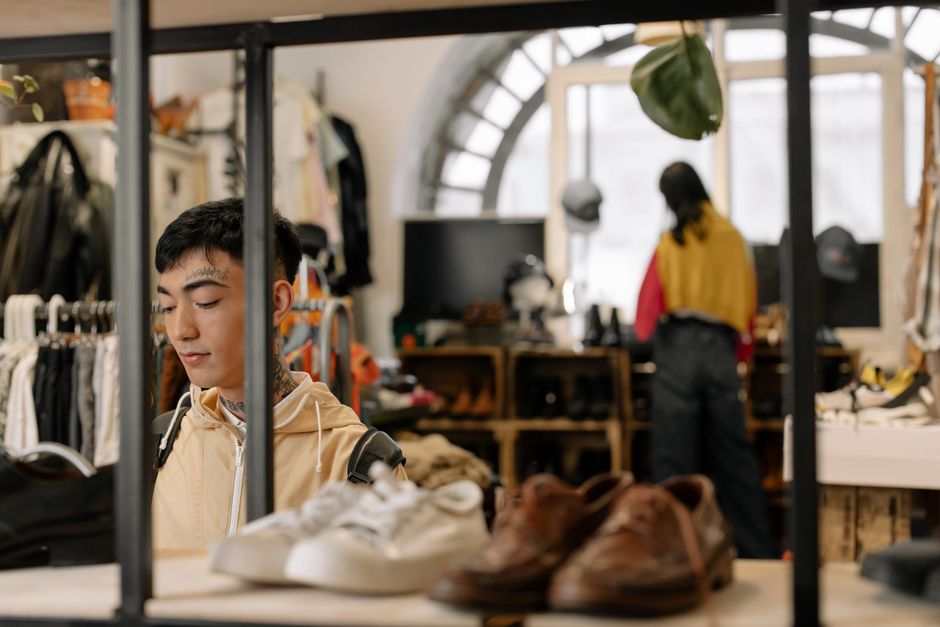 Conversion rates and page signals for Thrift Stores sites in the US