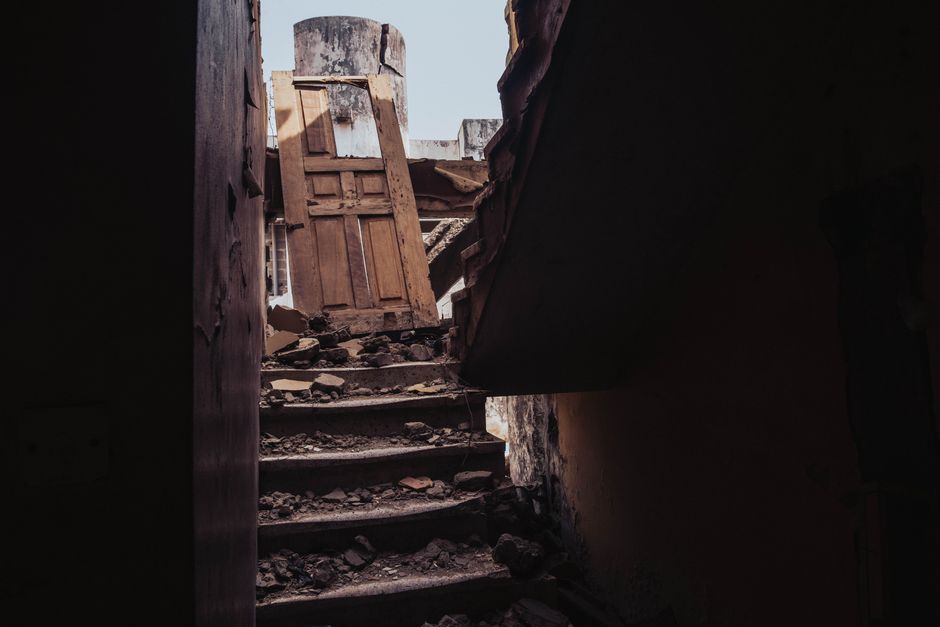 The demolition SEO checklist: score your leaks and win more booked surveys