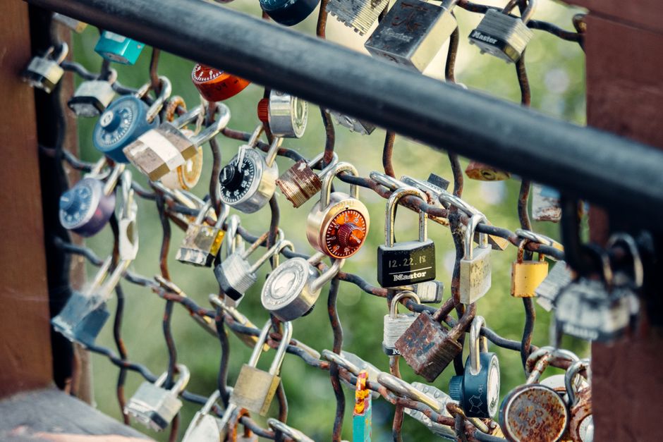 Facebook and Instagram errors that waste fencing and gates ad spend in Australia