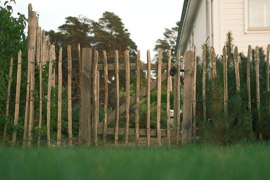 How fencing and gate buyers in Singapore shop on Facebook an