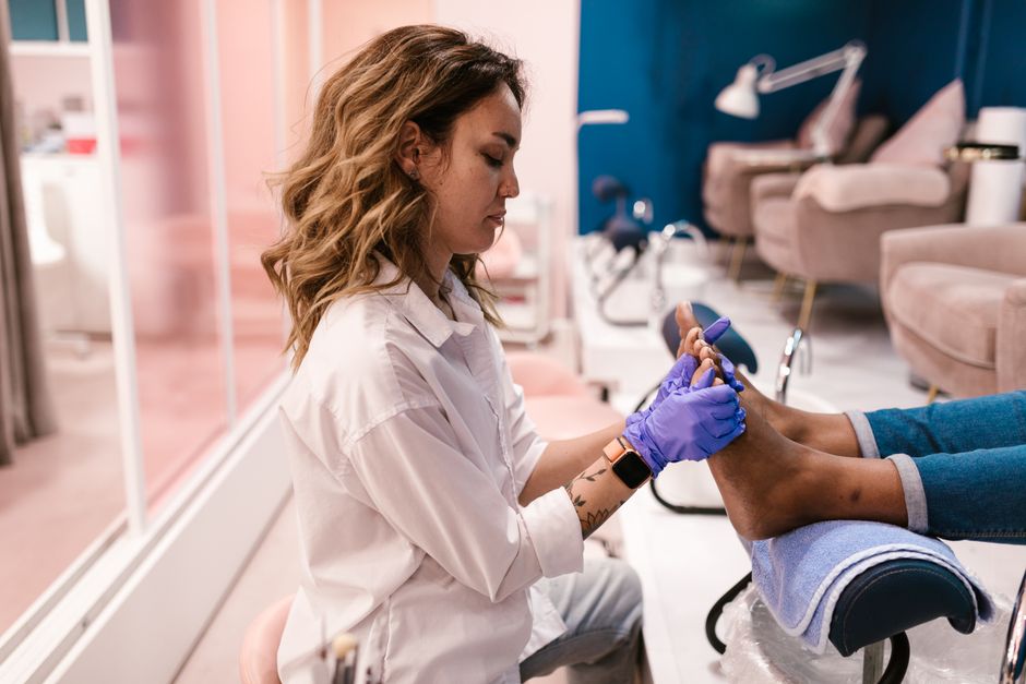 Google Ads for Nail Salons: How to Book Fills, Not Mood Boards