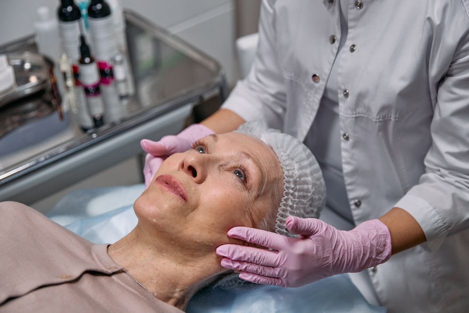 Google Ads That Book UK Aesthetics Clinics vs Ads That Just Fill Forms
