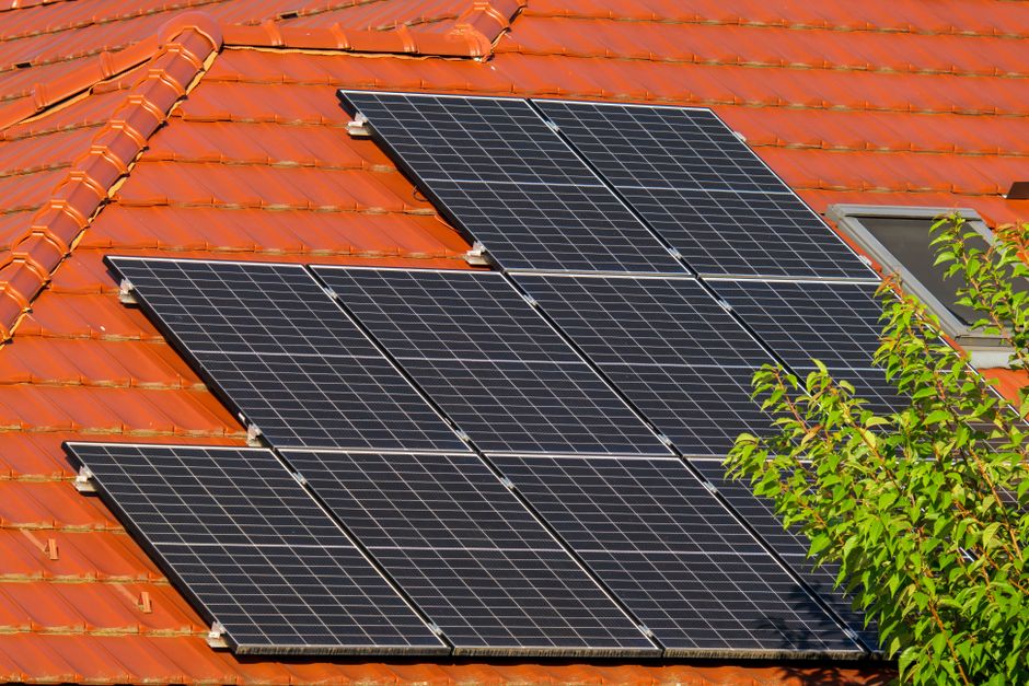 Google Ads that book solar panel cleaning jobs - not just fill forms