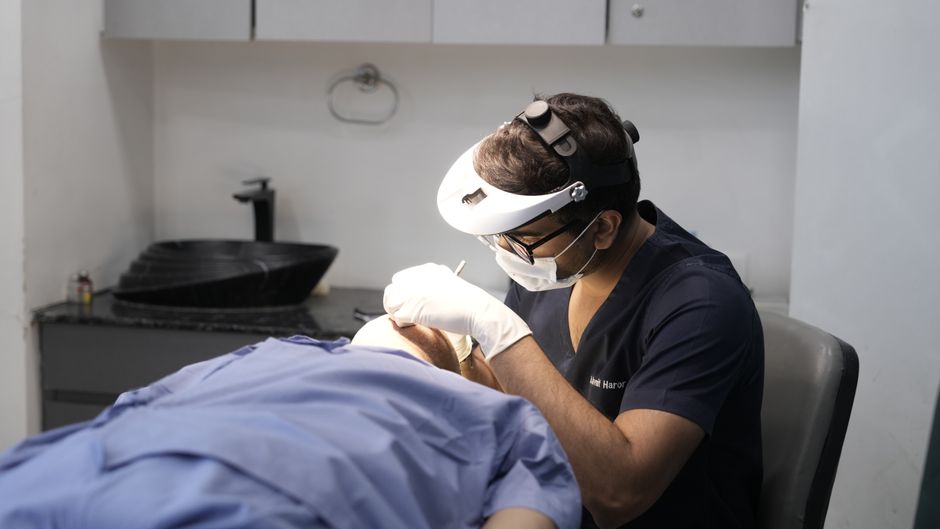 How Australian Hair Transplant Clinics Turn Search Traffic into Booked Consultations