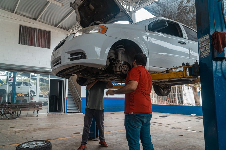 How US oil change shops turn search into booked bays
