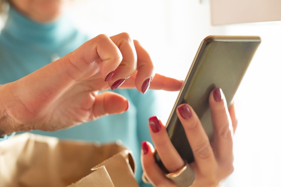 Instant Forms vs landing pages: which one actually wins UK b