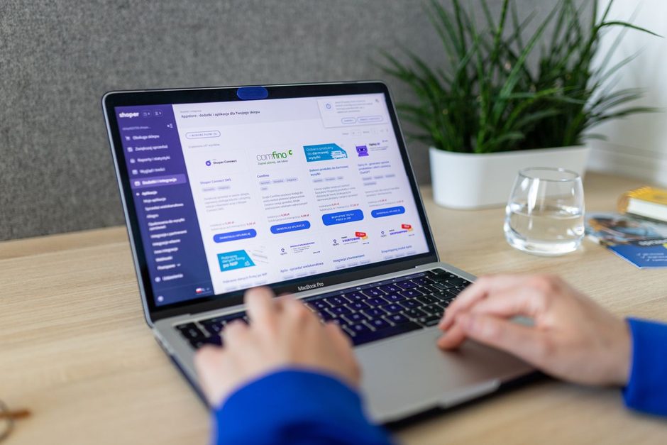 Landing page conversion checklist for Singapore paid traffic