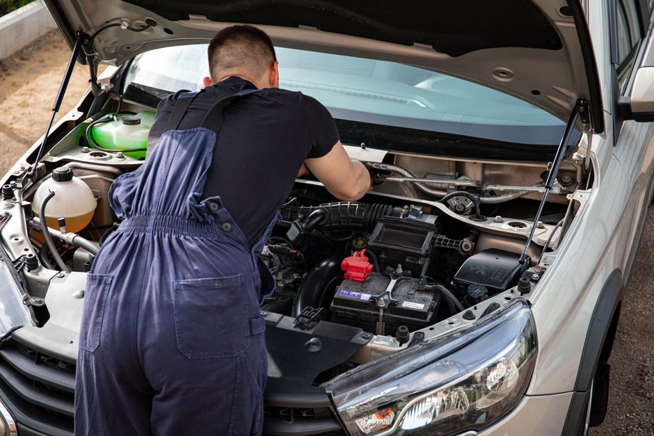 Landing page mistakes killing UK auto repair bookings