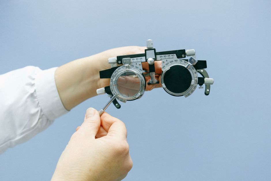 Lead metrics that actually fill your optometry diary (and the vanity numbers to stop reporting)