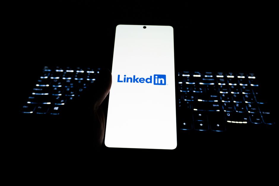 LinkedIn Ads for B2B Lead Gen: What Actually Gets Meetings Booked