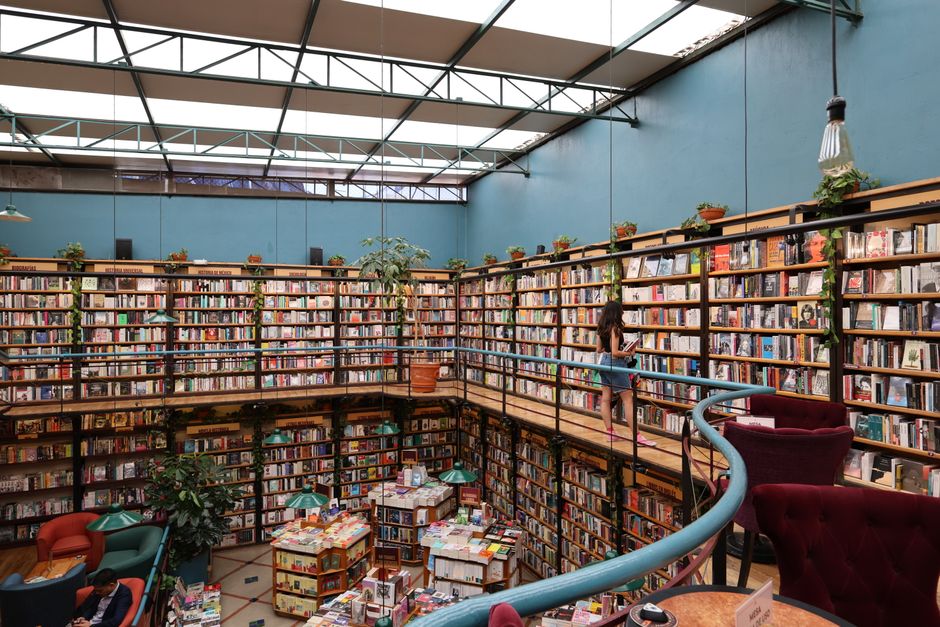 Meta Ads benchmarks for Bookstores lead gen in the UK