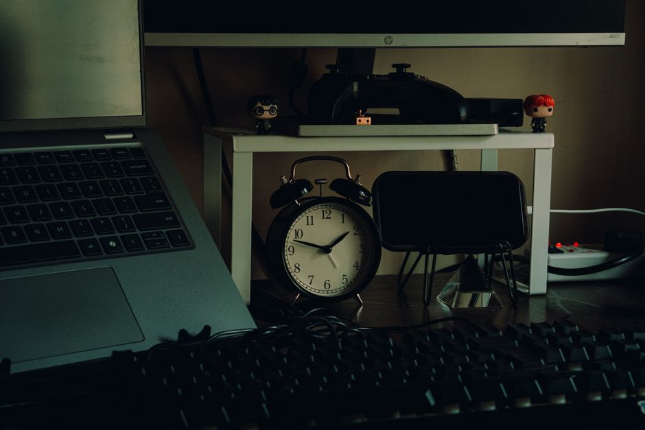 Meta ads for alarms and CCTV companies that book surveys