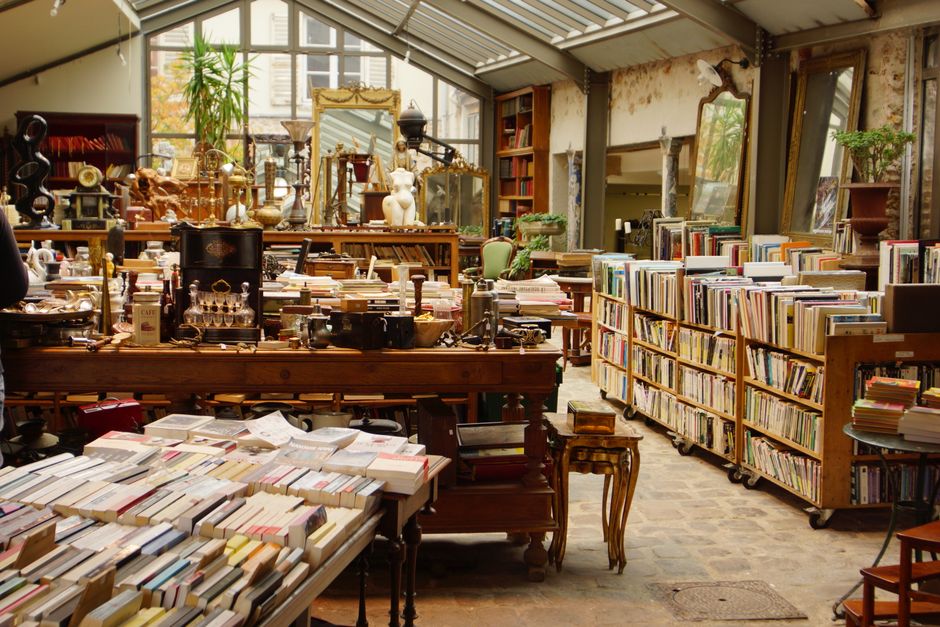 Photo by Bogdan Novac on Pexels Explore this cozy Parisian vintage bookshop overflowing with books and antiques. Photo by Bogdan Novac on Pexels