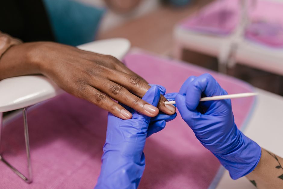 Real Google Ads scenarios for Nail Salons businesses in the UK
