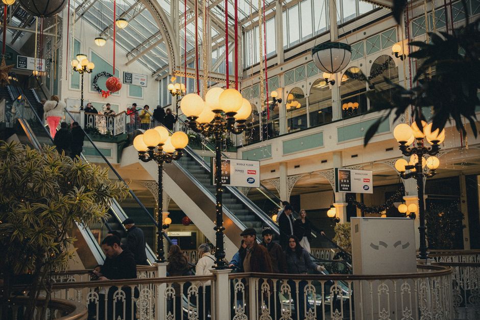 Search ads that fill the calendar for Shopping Malls in the US