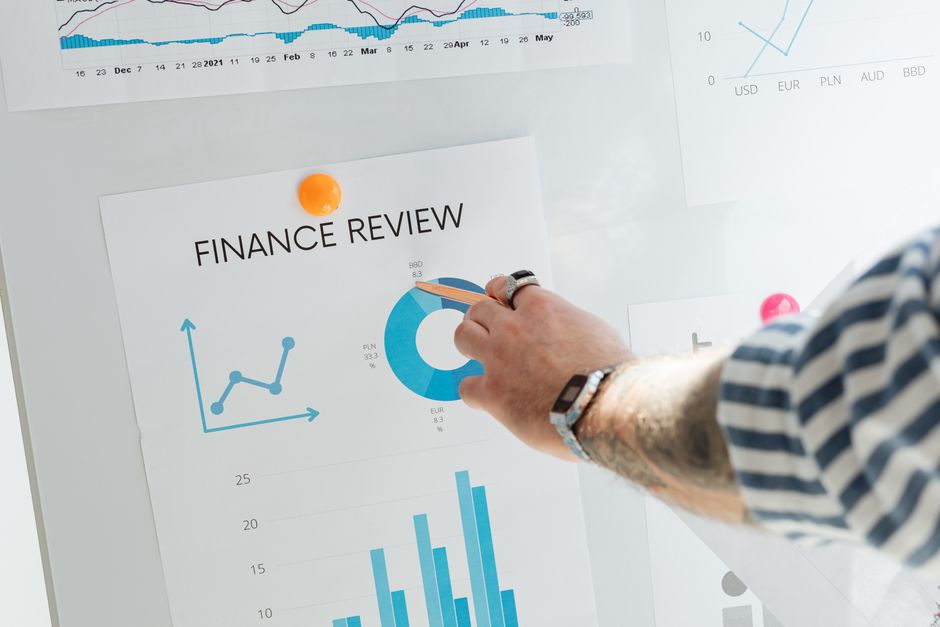 SEO benchmarks and ranges for Energy Audits and Efficiency companies in Singapore