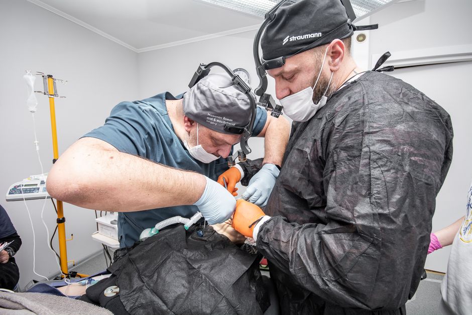 SEO benchmarks for UK hair transplant clinics