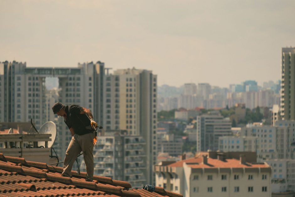 SEO benchmarks for roofing companies in Singapore