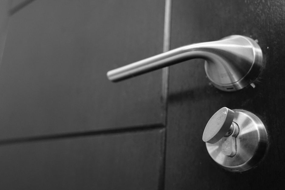 SEO benchmarks for US security door and screen installers: what good actually looks like