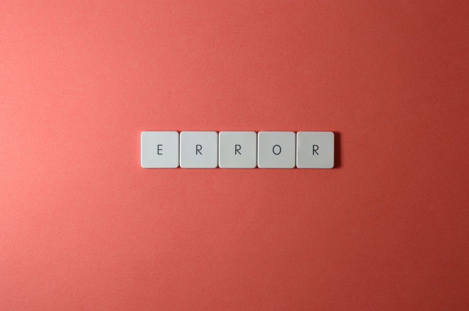 Tracking mistakes that hide real Safes and Vaults ROI in the UK