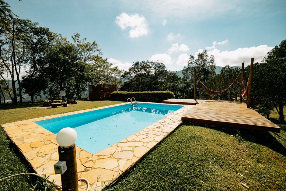 Why pool maintenance lead reports mislead US marketers