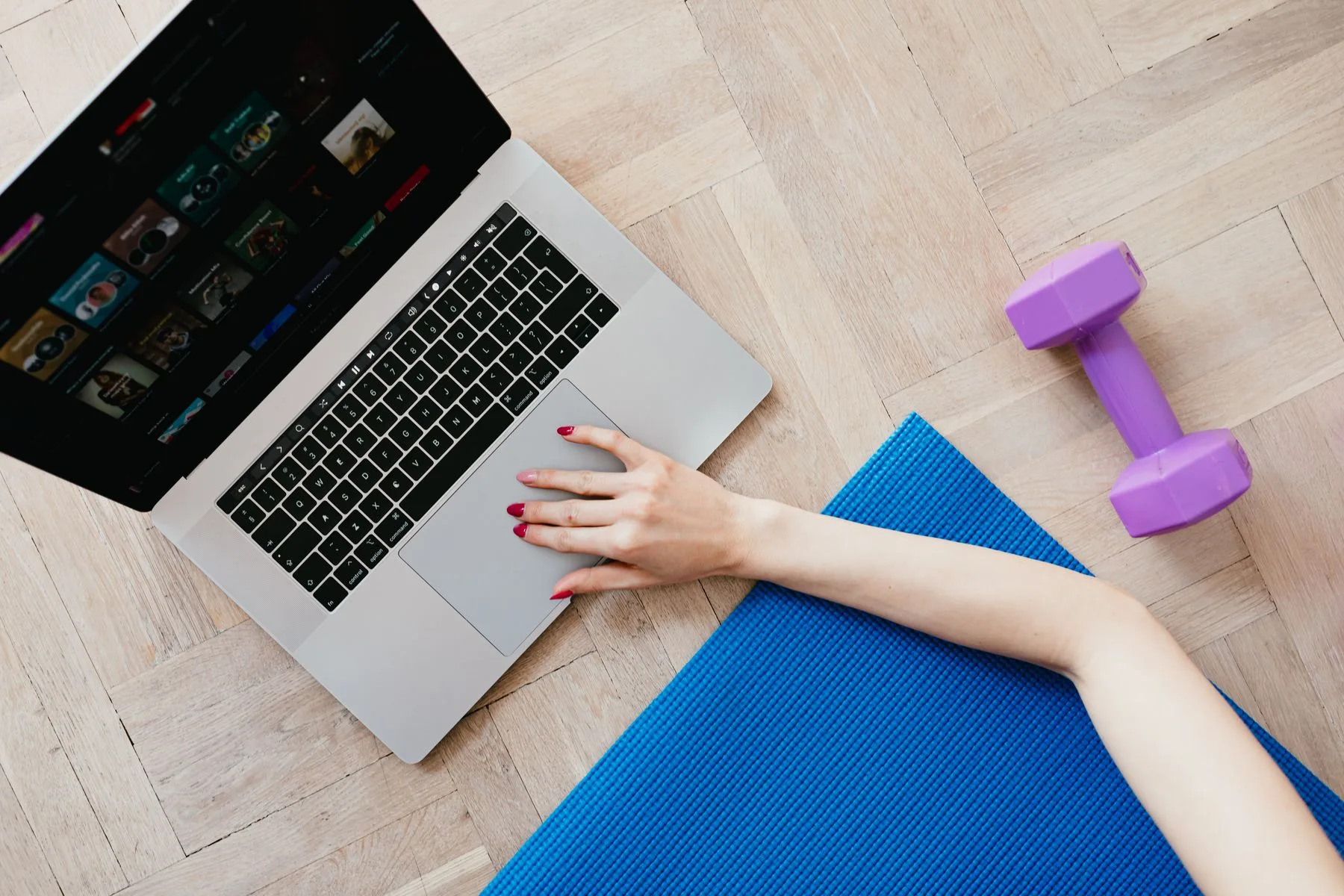 Client discussing body contouring goals. Photo by Kaboompics.com on Pexels