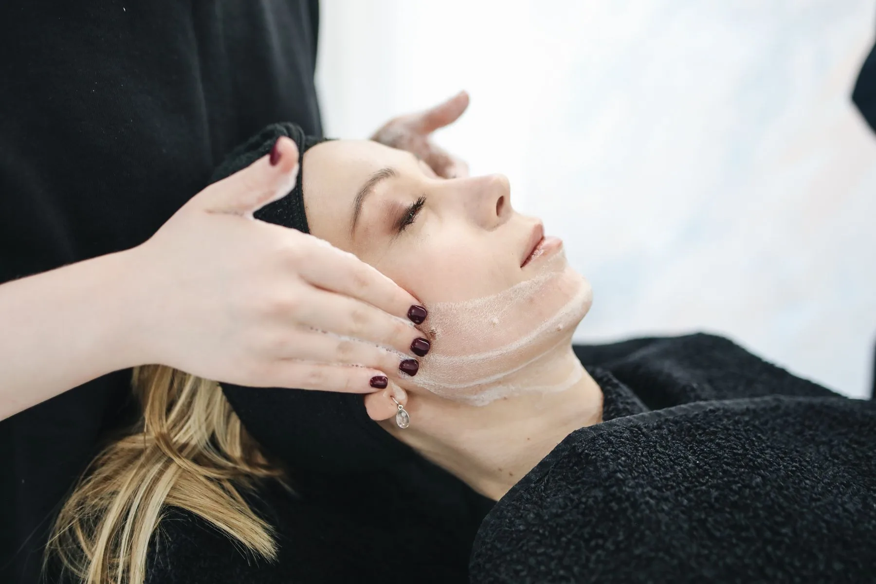 Professional facial aesthetics protocol. Photo by Polina Tankilevitch on Pexels